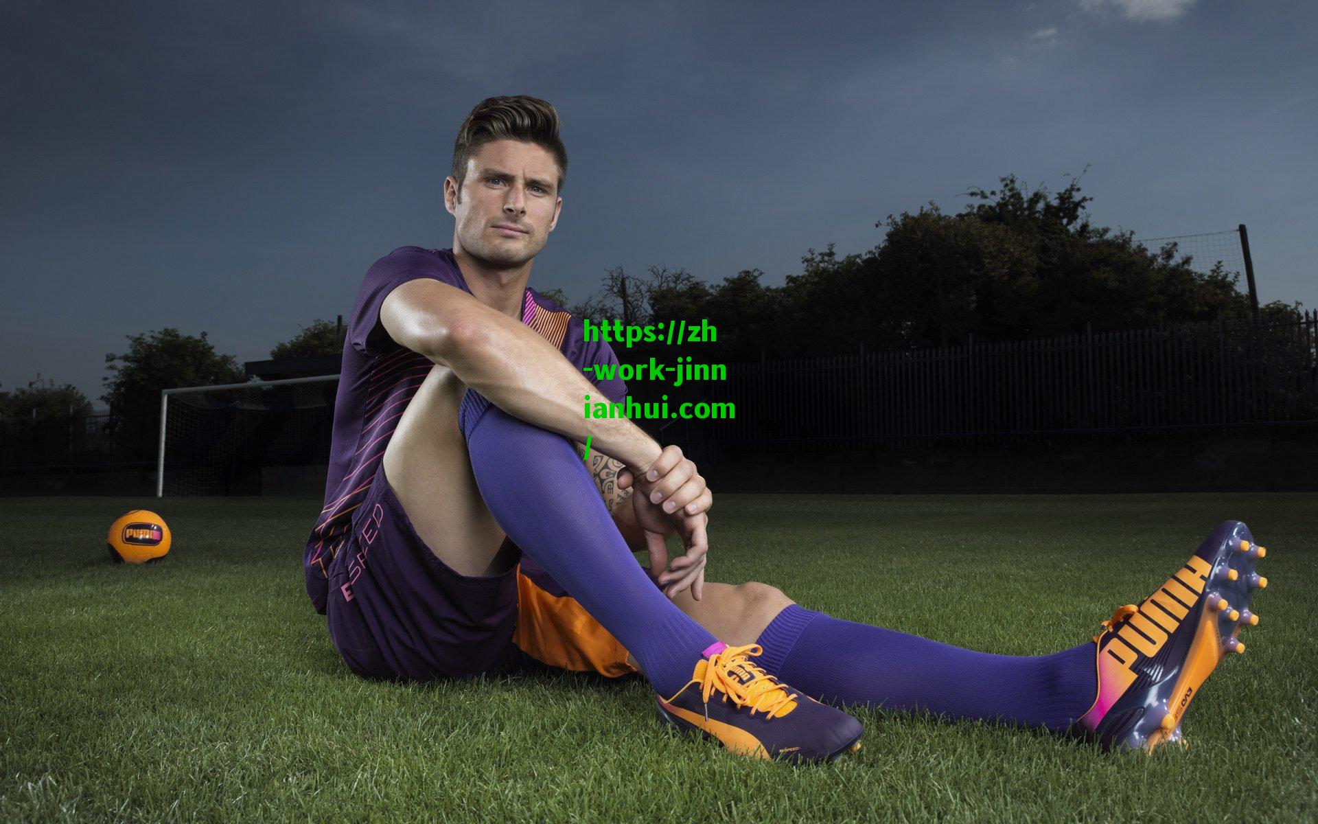  金年会体育运营中心|雷霆新星杰伦威遭严防死守，半场低迷7投仅2中暴露进攻困境